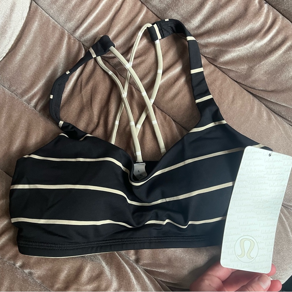 Lulu lemon size 4 sports bra NWT
